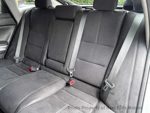 Used 2013 Honda Crosstour EX image 18