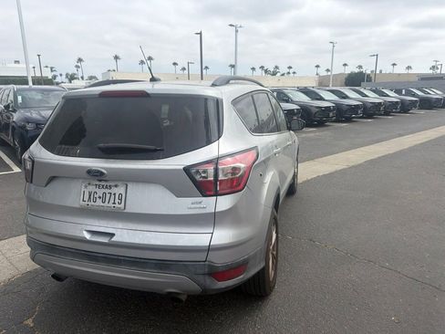 Used 2018 Ford Escape SE FWD image 13