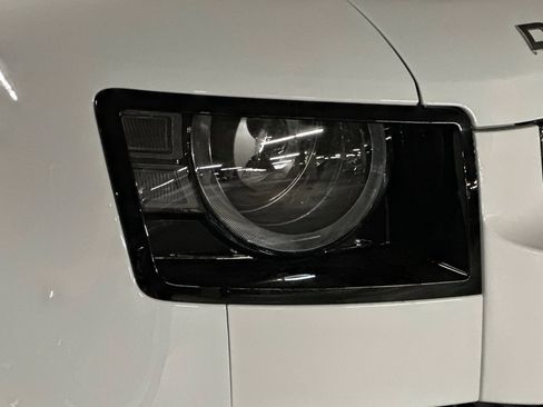 New 2025 Land Rover Defender 130 X-Dynamic SE image 12