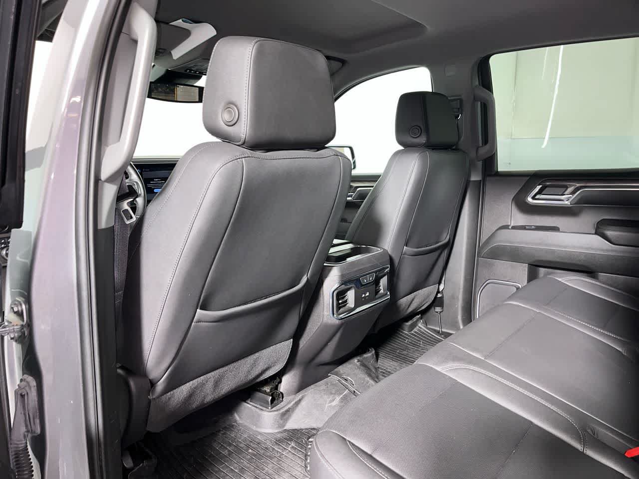 Used 2024 Chevrolet Silverado 1500 LTZ AWD/4WD image 25