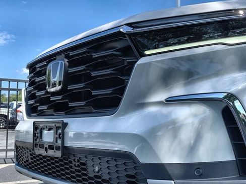 Used 2025 Honda Pilot EX-L image 45