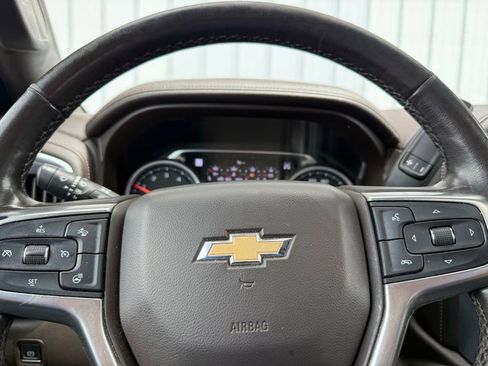 Used 2019 Chevrolet Silverado 1500 LTZ w/ LTZ Premium Package AWD/4WD image 8