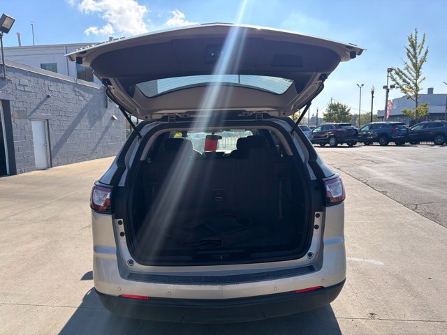 Used 2017 Chevrolet Traverse LT FWD image 9