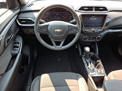 Certified 2021 Chevrolet TrailBlazer LT w/ Convenience Package FWD image 13