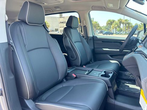 New 2026 Honda Odyssey Touring image 26