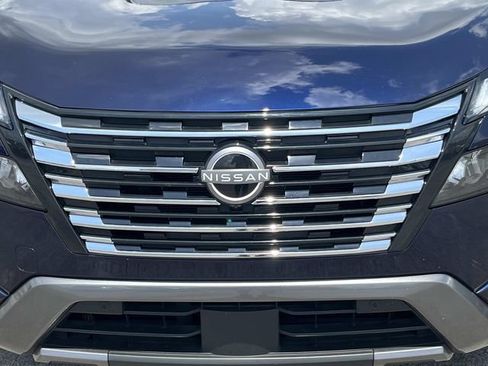 Used 2025 Nissan Rogue SL FWD image 8
