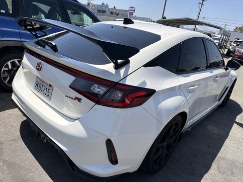 Used 2024 Honda Civic Type R image 3