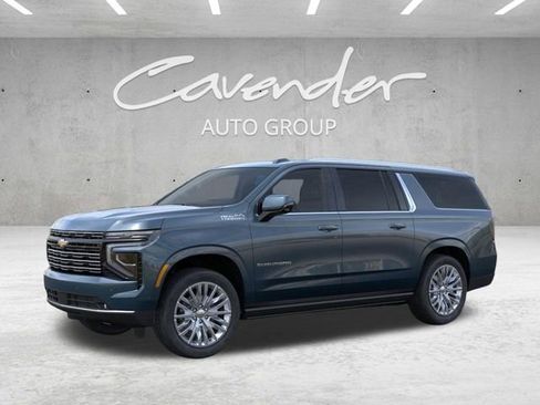 New 2026 Chevrolet Suburban High Country image 2