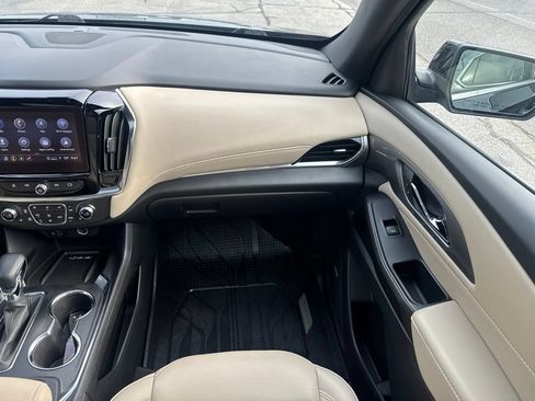 Used 2023 Chevrolet Traverse LT w/ LT Premium Package AWD/4WD image 28