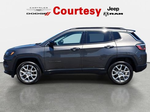 Certified 2022 Jeep Compass Latitude AWD/4WD image 7