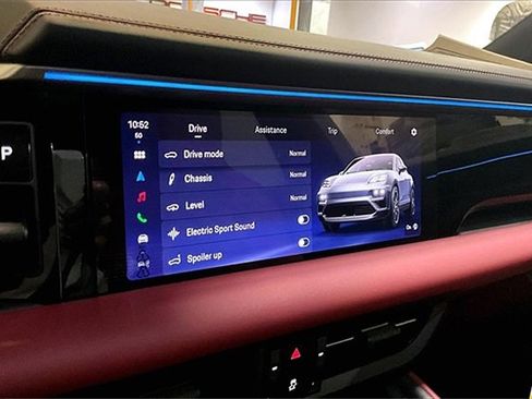 New 2025 Porsche Macan 4S Electric image 25