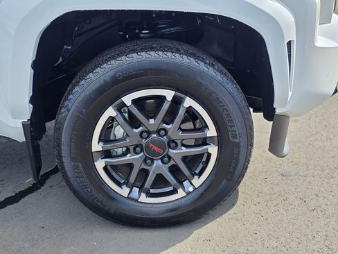 Used 2024 Toyota Tacoma TRD Sport w/ TRD Sport Upgrade Package image 8