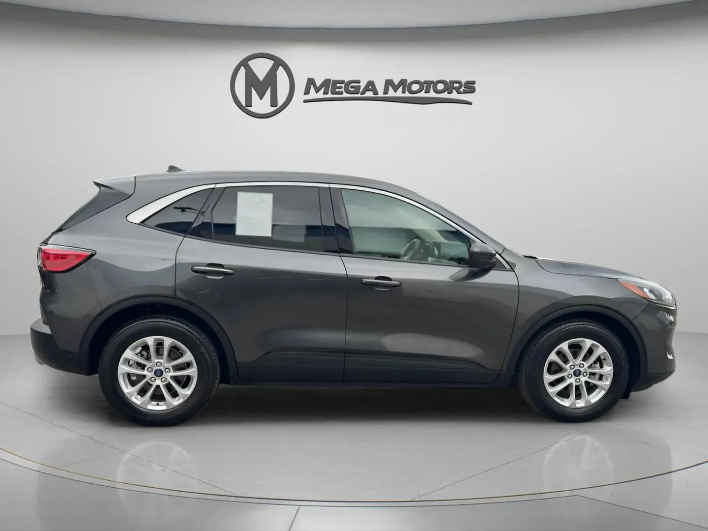 Used 2020 Ford Escape SE FWD image 6