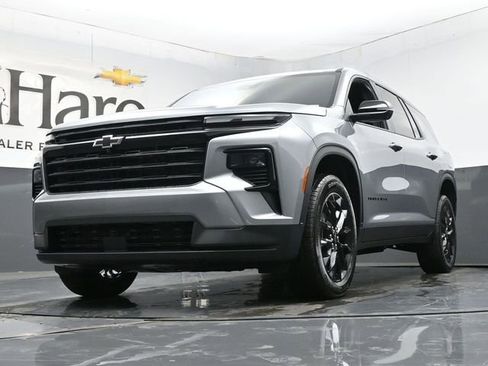 New 2026 Chevrolet Traverse LT w/ Midnight/Sport Edition AWD/4WD image 4