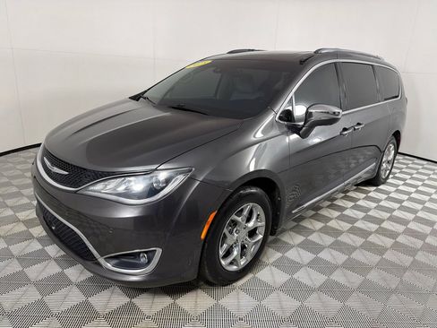Used 2018 Chrysler Pacifica Limited FWD image 9