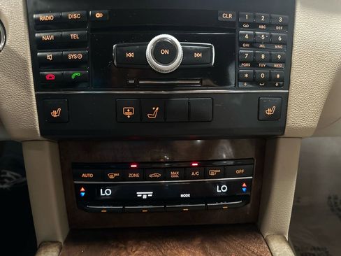 Used 2010 Mercedes-Benz E 350 4MATIC Sedan image 59