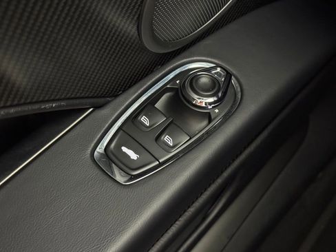 Used 2023 Aston Martin DB11 Volante image 16