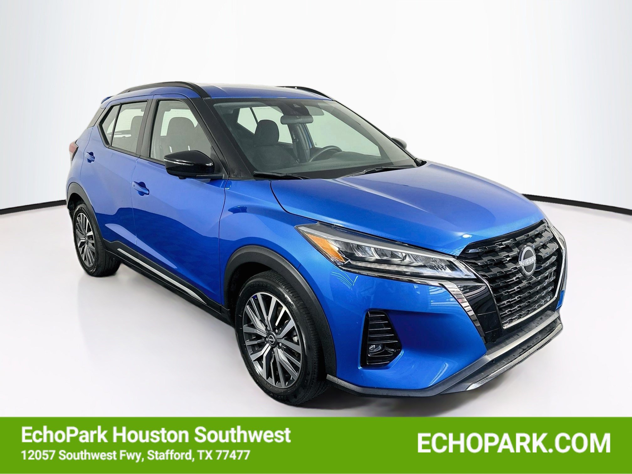 Used 2024 Nissan Kicks SR FWD image 1