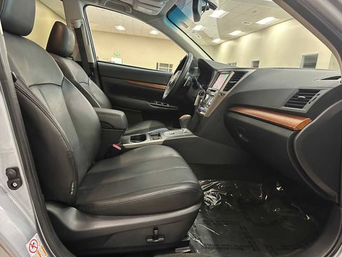 Used 2014 Subaru Outback 2.5i Limited AWD/4WD image 32