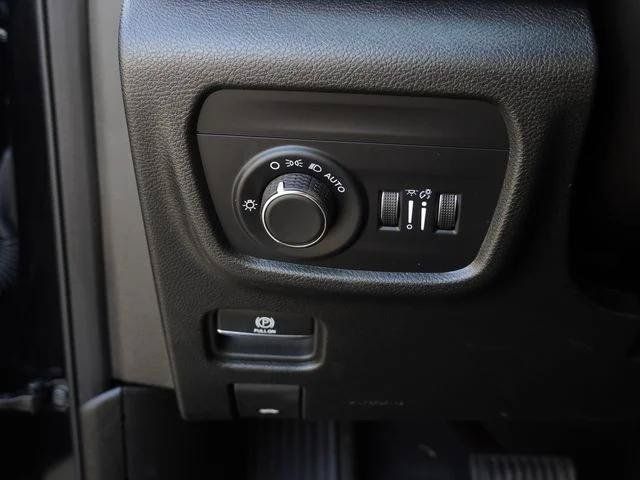Certified 2024 Jeep Grand Cherokee Laredo RWD image 21