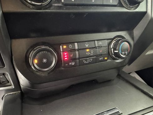 Used 2019 Ford F150 XLT w/ Equipment Group 302A Luxury AWD/4WD image 19