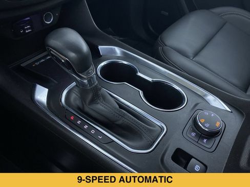 Certified 2023 Chevrolet Traverse LT w/ LT Premium Package AWD/4WD image 8