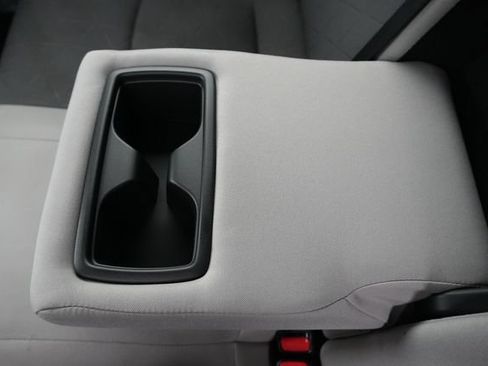 Used 2022 Toyota RAV4 XLE FWD image 18