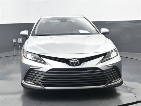 Used 2021 Toyota Camry LE image 22