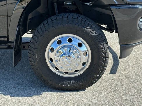 Used 2024 RAM 3500 Limited image 12