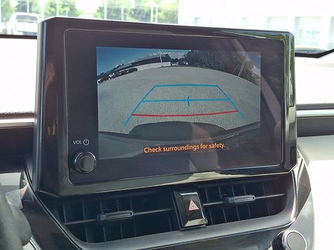 Certified 2023 Toyota Corolla Cross LE FWD image 19