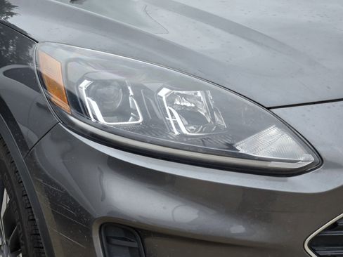 Used 2021 Ford Escape SE w/ SE Sport Appearance Package FWD image 5