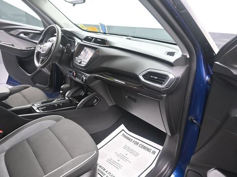 Used 2023 Chevrolet TrailBlazer LT AWD/4WD image 23