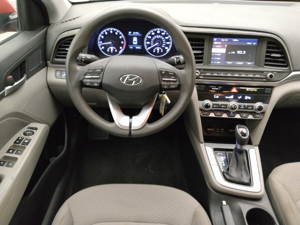 Used 2020 Hyundai Elantra SEL FWD image 22