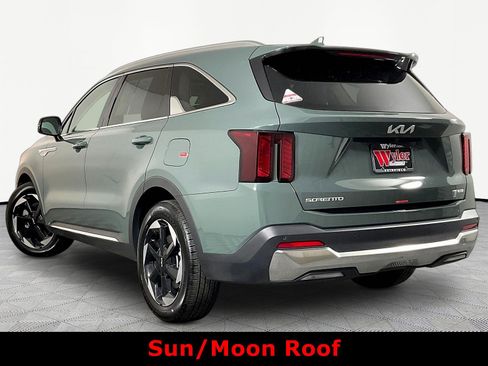 Certified 2026 Kia Sorento EX w/ EX Premium Package FWD image 4