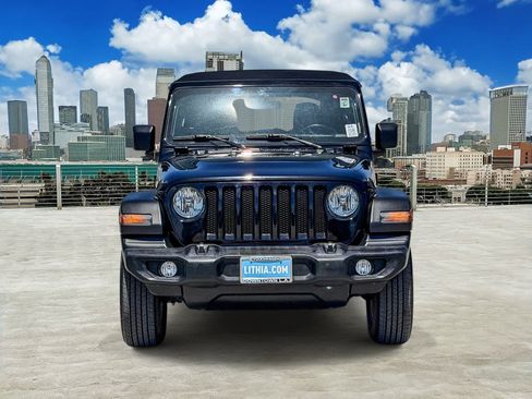 Used 2022 Jeep Wrangler Unlimited Sport AWD/4WD image 2
