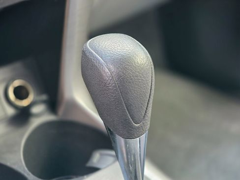 Used 2006 Toyota RAV4 2WD image 39