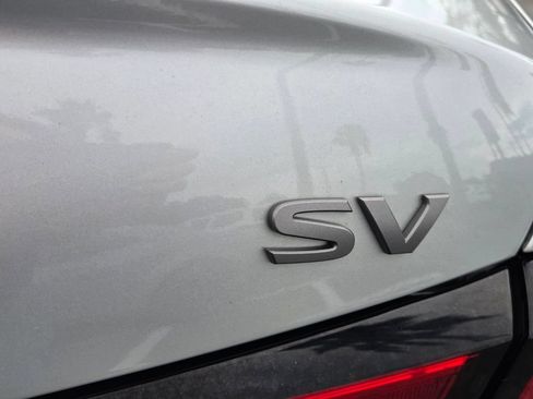 Used 2024 Nissan Altima 2.5 SV FWD image 11