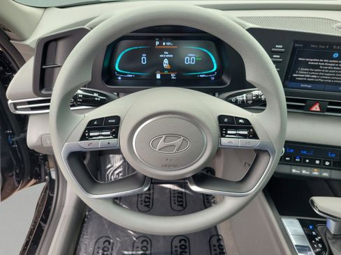 New 2025 Hyundai Elantra Blue image 16