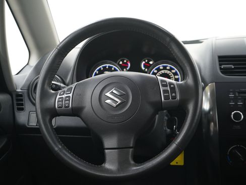 Used 2011 Suzuki SX4 AWD Hatchback image 14
