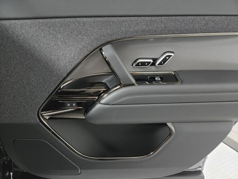 New 2025 Land Rover Range Rover Sport Dynamic SE image 17