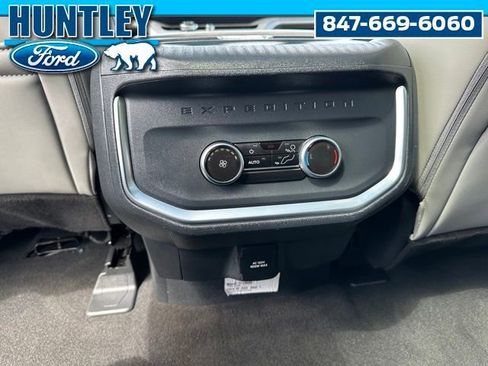 Used 2025 Ford Expedition Active AWD/4WD image 22