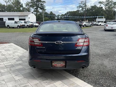 Used 2017 Ford Taurus SEL FWD image 4