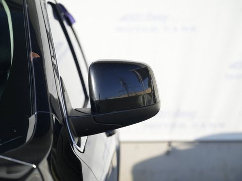 Used 2011 Jeep Grand Cherokee Laredo image 10