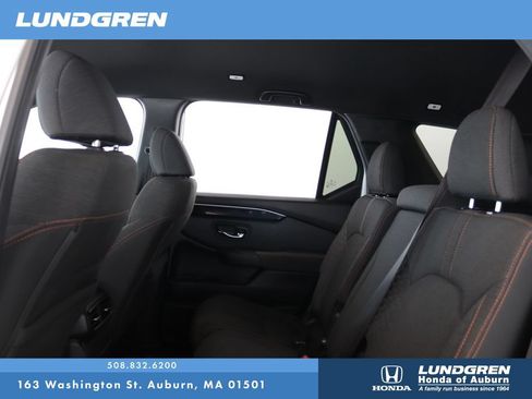 Used 2025 Honda Pilot Sport image 14