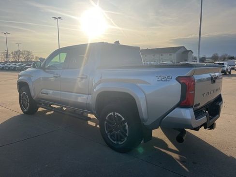 Used 2024 Toyota Tacoma TRD Sport image 8