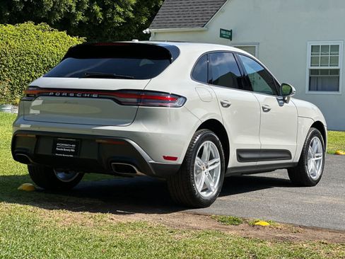 Certified 2025 Porsche Macan AWD/4WD image 8