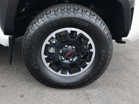 Used 2024 Toyota Tacoma TRD Off-Road AWD/4WD image 8