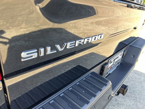 Used 2025 Chevrolet Silverado 1500 LT Trail Boss w/ LT Trail Boss Premium Package AWD/4WD image 33