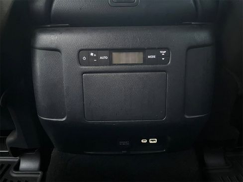 Used 2022 Nissan Armada SV image 18