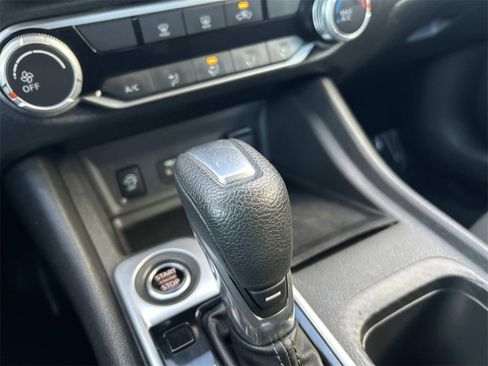 Used 2024 Nissan Sentra SV image 32